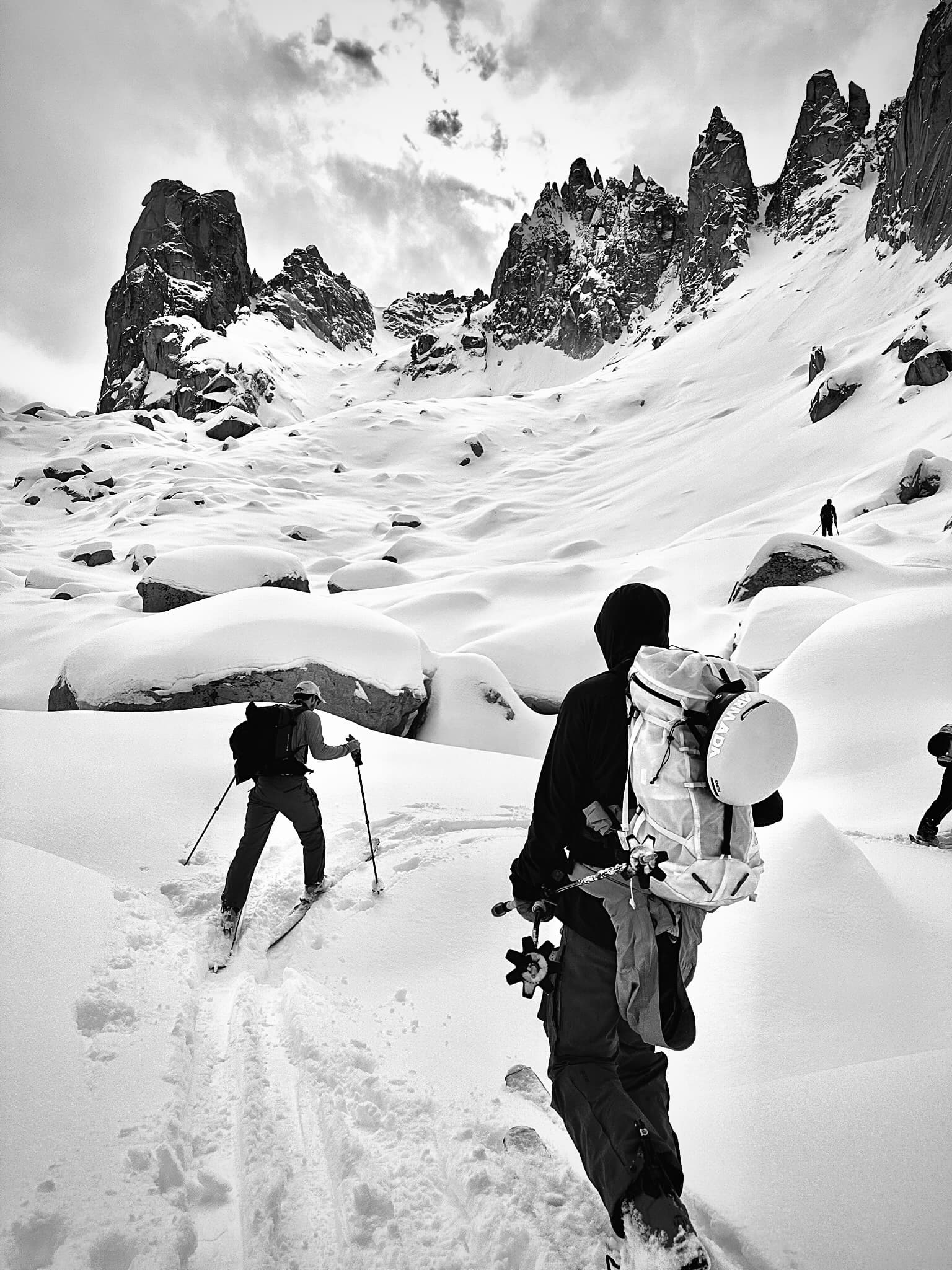 Skiing ridge in Sawtooths